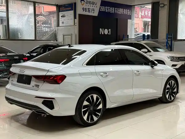 Audi A3 2023, фото 4