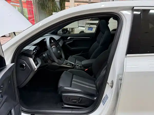 Audi A3 2023, фото 16