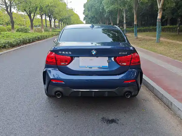 BMW 1 Series 2022, фото 11