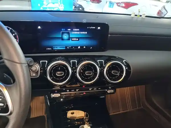Mercedes-Benz A-Class 2022, фото 12