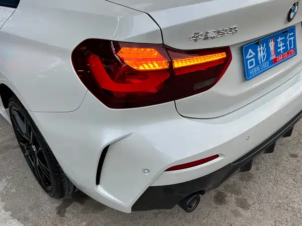 BMW 1 Series 2023, фото 10