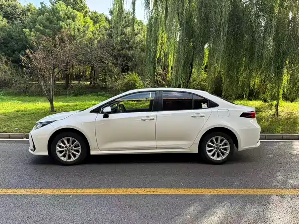 Toyota Corolla 2021, фото 4