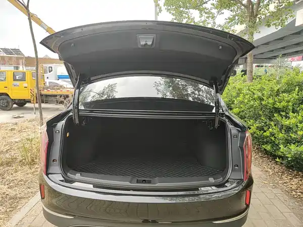 Hongqi E-QM5 2022, фото 18