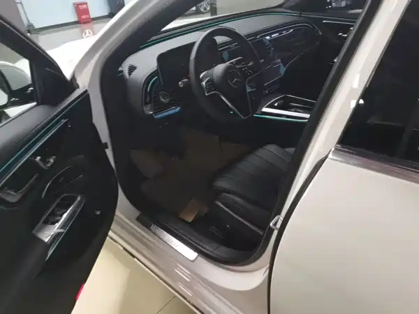 Mercedes-Benz E-Class 2024, фото 14