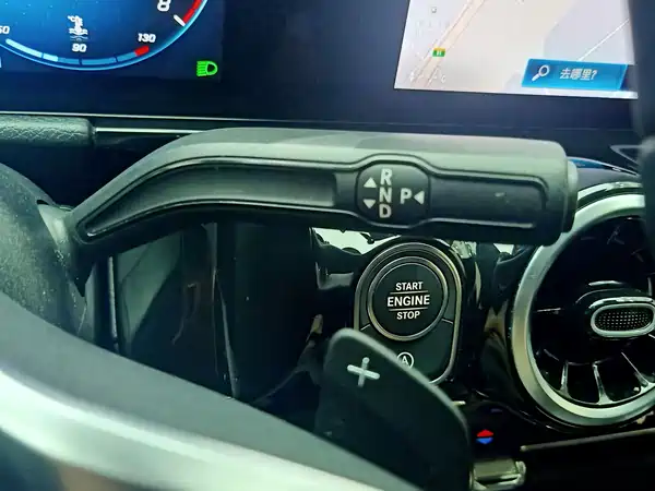 Mercedes-Benz GLA 2023, фото 11