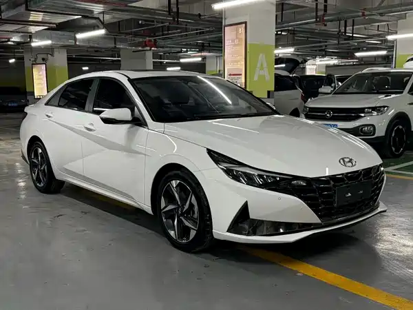 Hyundai Elantra 2022, фото 8