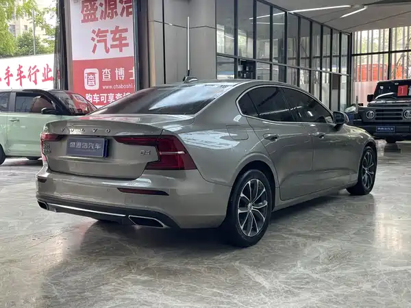 Volvo S60 2022, фото 7