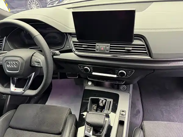 Audi Q5L Sportback 2025, фото 10