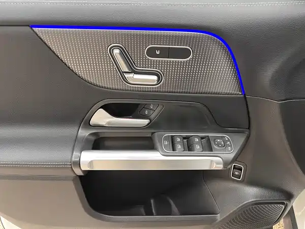 Mercedes-Benz EQB 2023, фото 12