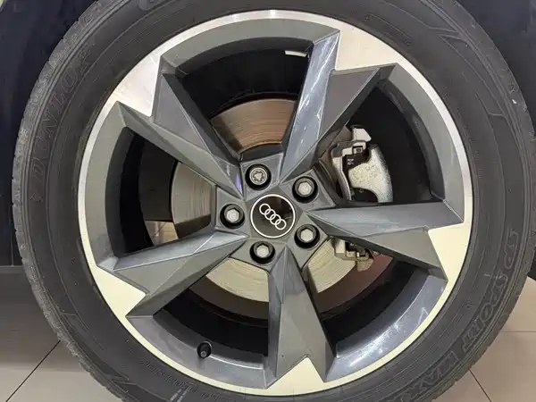 Audi Q3 2023, фото 4