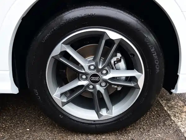 Audi Q3 2023, фото 11