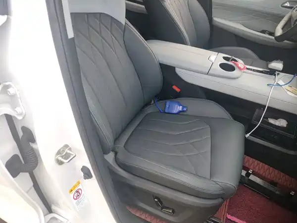Changan UNI-Z PHEV 2025, фото 20