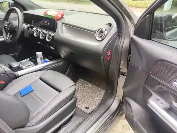 Mercedes-Benz EQA 2023, фото 13