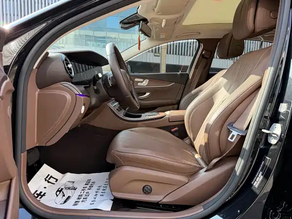 Mercedes-Benz E-Class 2022, фото 5