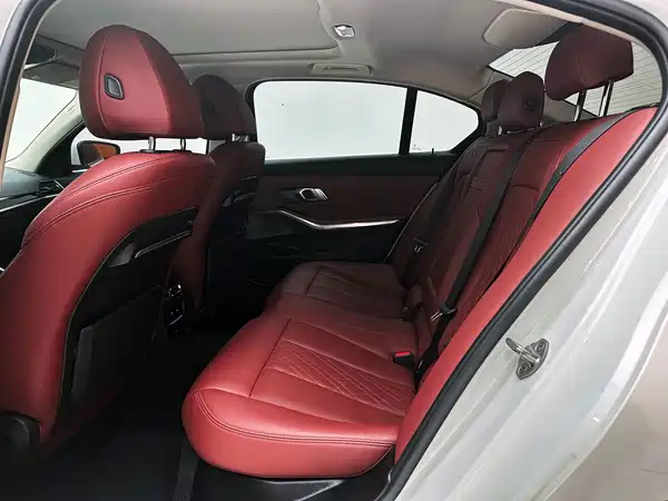 BMW 3 Series 2022, фото 23