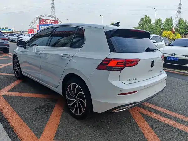 Volkswagen Golf 2023, фото 7