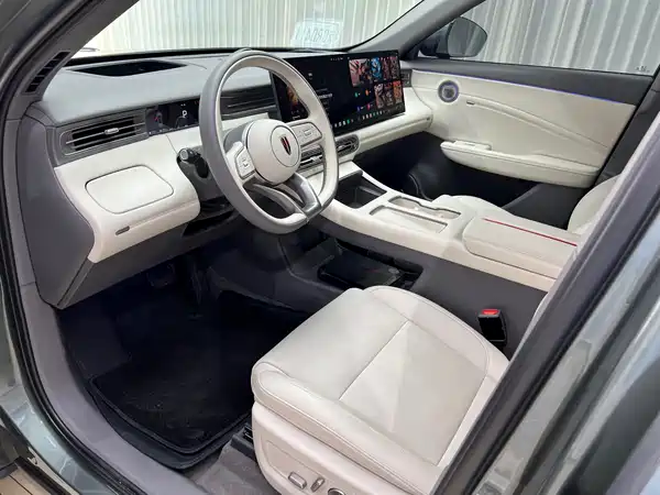 Hongqi HS6 PHEV 2026, фото 7