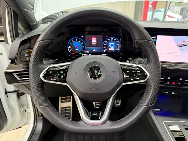 Volkswagen Golf 2023, фото 11