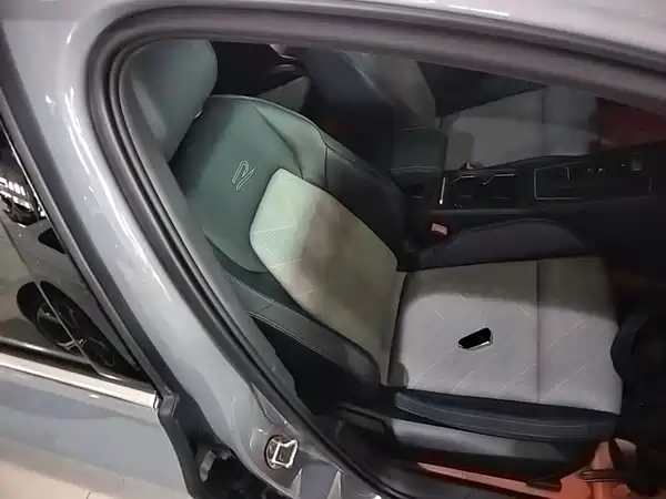 Volkswagen Golf 2025, фото 24