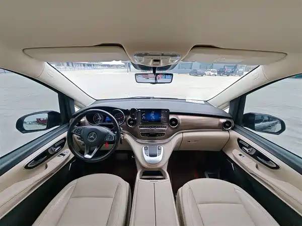 Mercedes-Benz V-Class 2022, фото 15