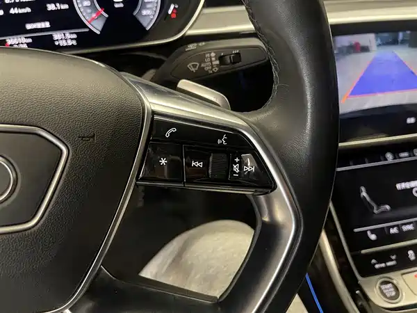 Audi A8 2023, фото 21