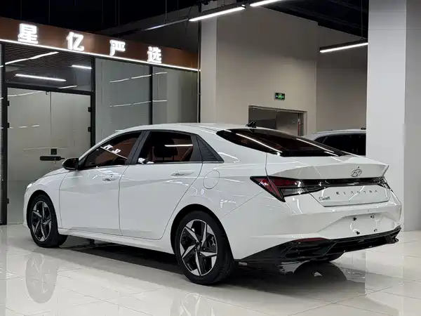 Hyundai Elantra 2022, фото 21