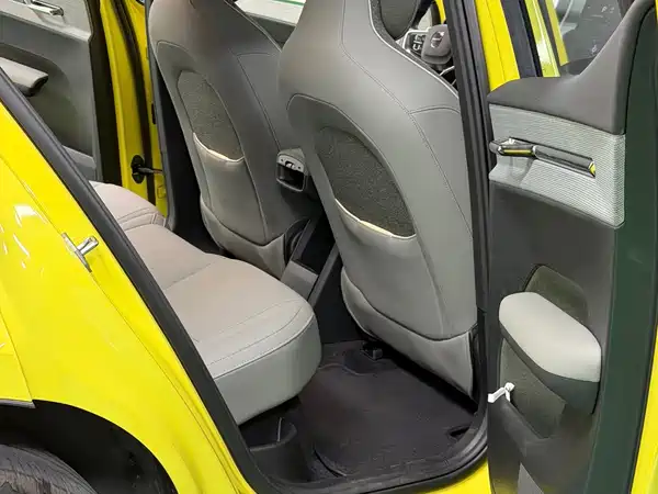 Volvo EX30 2025, фото 12