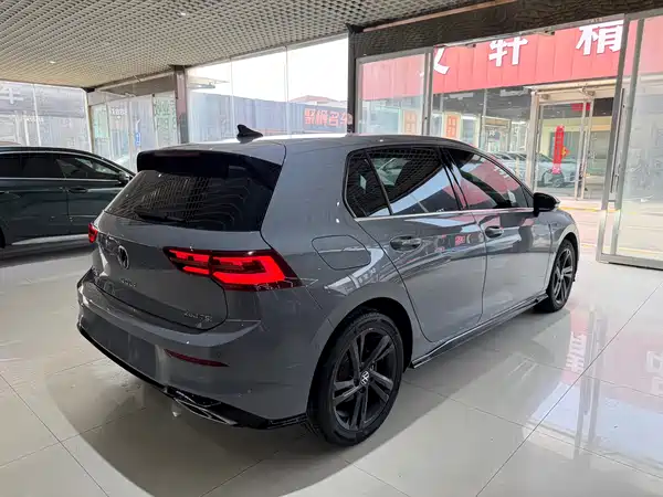 Volkswagen Golf 2023, фото 4