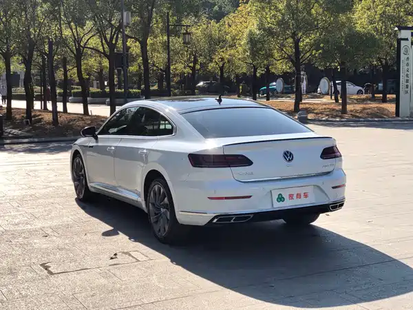 Volkswagen Passat CC 2023, фото 4
