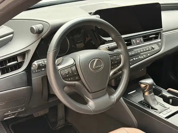 Lexus ES 2023, фото 19