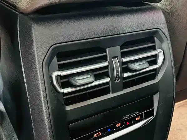 BMW 3 Series 2023, фото 15