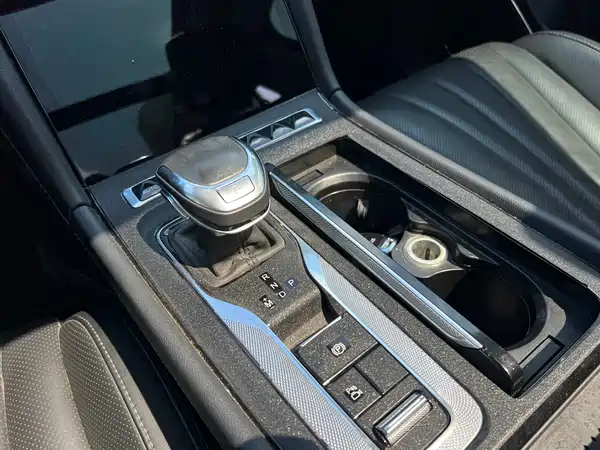 Hongqi H5 2023, фото 23