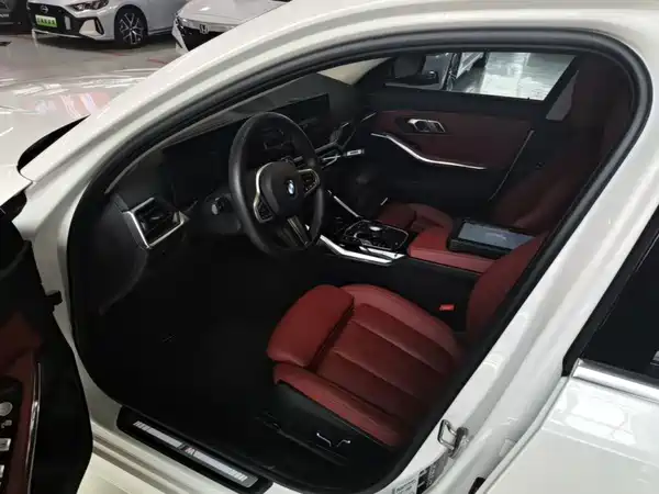 BMW 3 Series 2024, фото 14