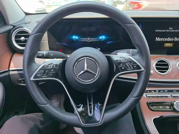 Mercedes-Benz E-Class 2022, фото 2