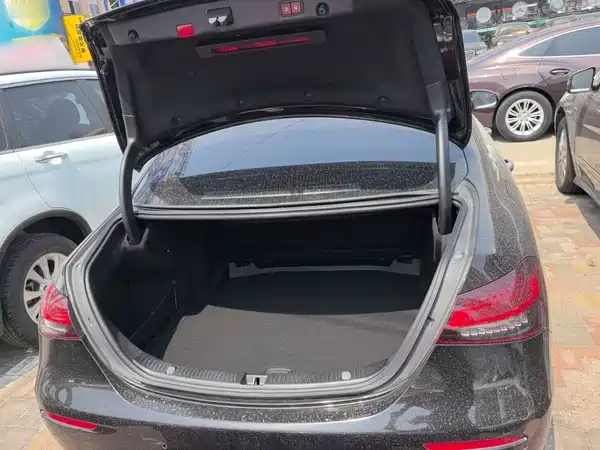Mercedes-Benz E-Class 2022, фото 12