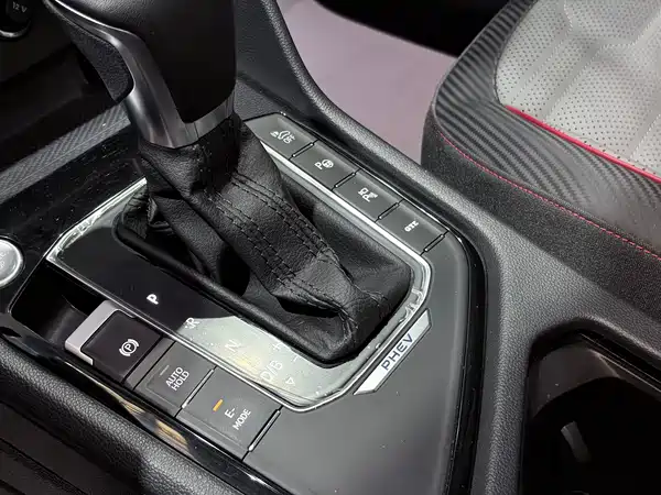 Volkswagen Tiguan L PHEV 2023, фото 18