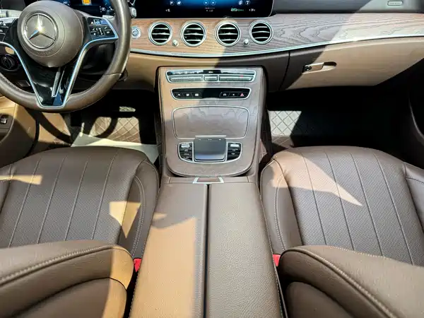 Mercedes-Benz E-Class 2022, фото 7