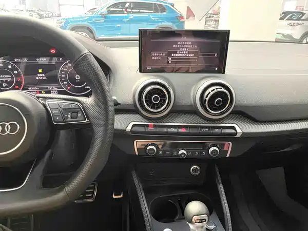 Audi Q2L 2022, фото 11