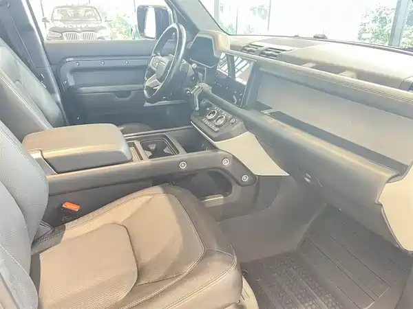 Land Rover Defender 2023, фото 9