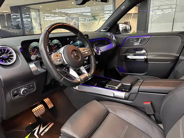 Mercedes-Benz GLB AMG 2023, фото 5
