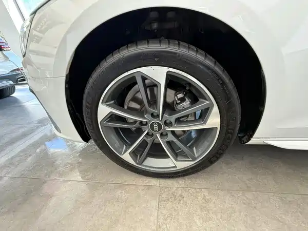 Audi A4L 2022, фото 20