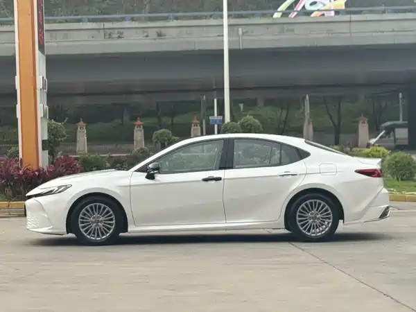 Toyota Camry 2024, фото 7