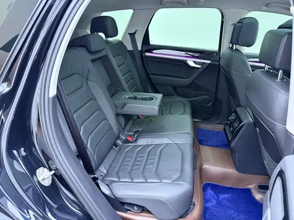 Volkswagen Touareg 2023, фото 9