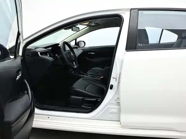 Toyota Corolla 2022, фото 10