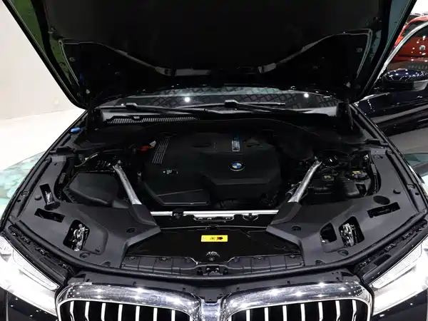 BMW 5 Series PHEV 2022, фото 26