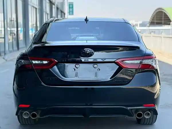 Toyota Camry 2023, фото 5