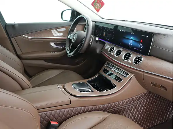 Mercedes-Benz E-Class 2023, фото 12