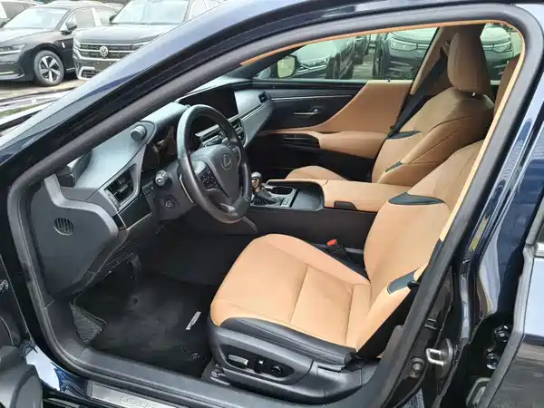 Lexus ES 2022, фото 8