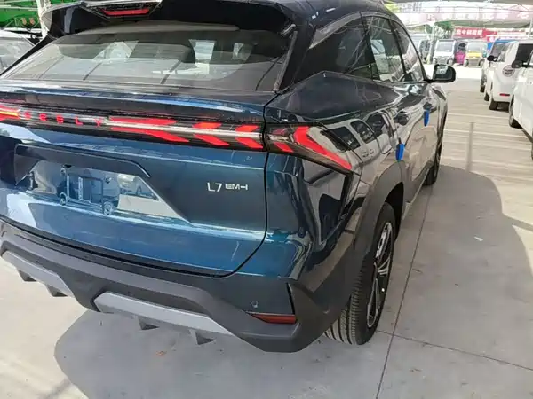 Geely Galaxy L7 2025, фото 8