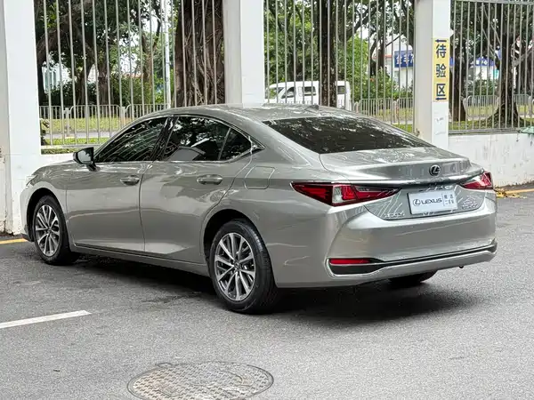 Lexus ES 2022, фото 7